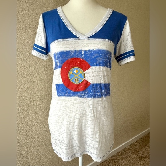 Blue 84 Tops - 🏀 Denver Nuggets Women’s Tee – Blue84 – Medium – Distressed Flag Logo